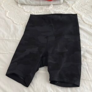 Black Camo Wunder Under Spandex Size 0 6”